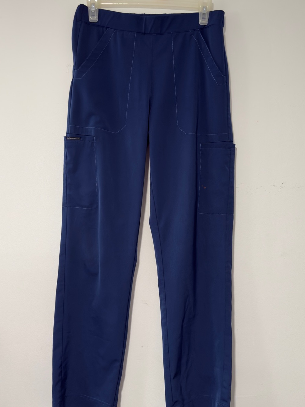 Women’s Straight-Leg scrub Pants in Navy